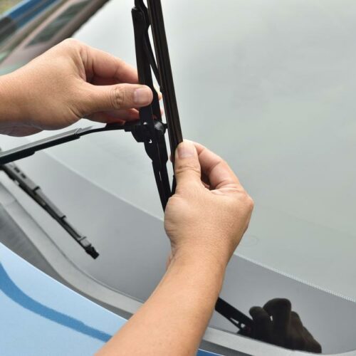 Steps to be followed for replacing the windshield by yourself